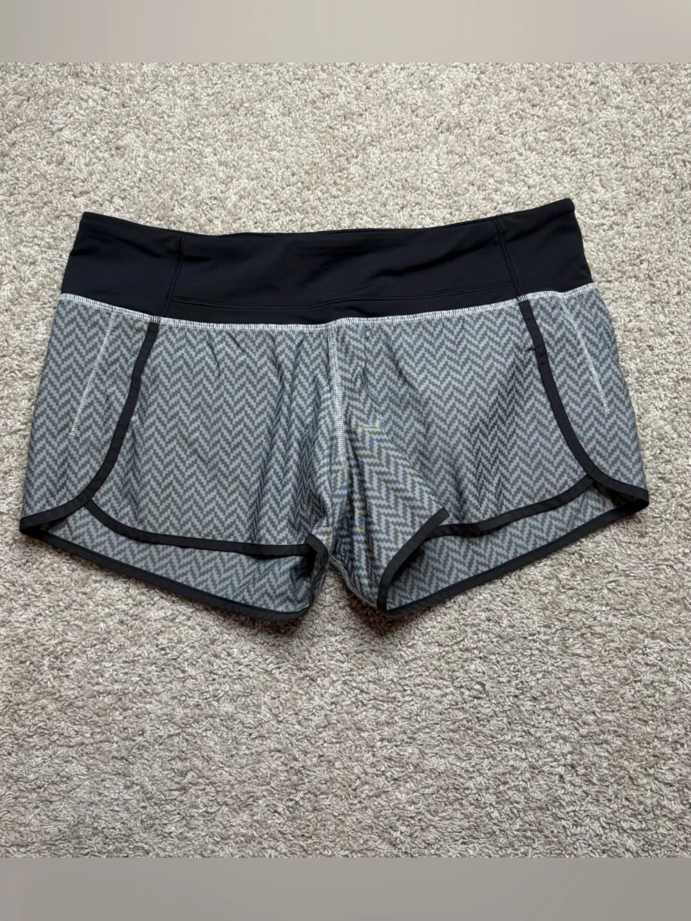 Lululemon Run Times Short *2-way Stretch